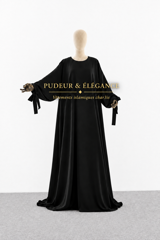Abaya Noire Rubans — Fond Blanc Tapis Gris