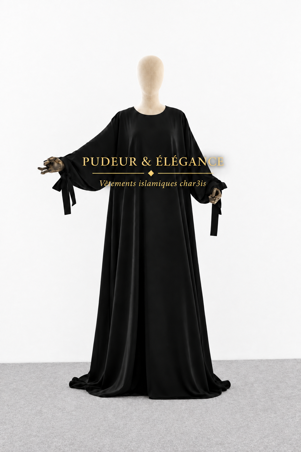 Abaya Noire Rubans — Fond Blanc Tapis Gris